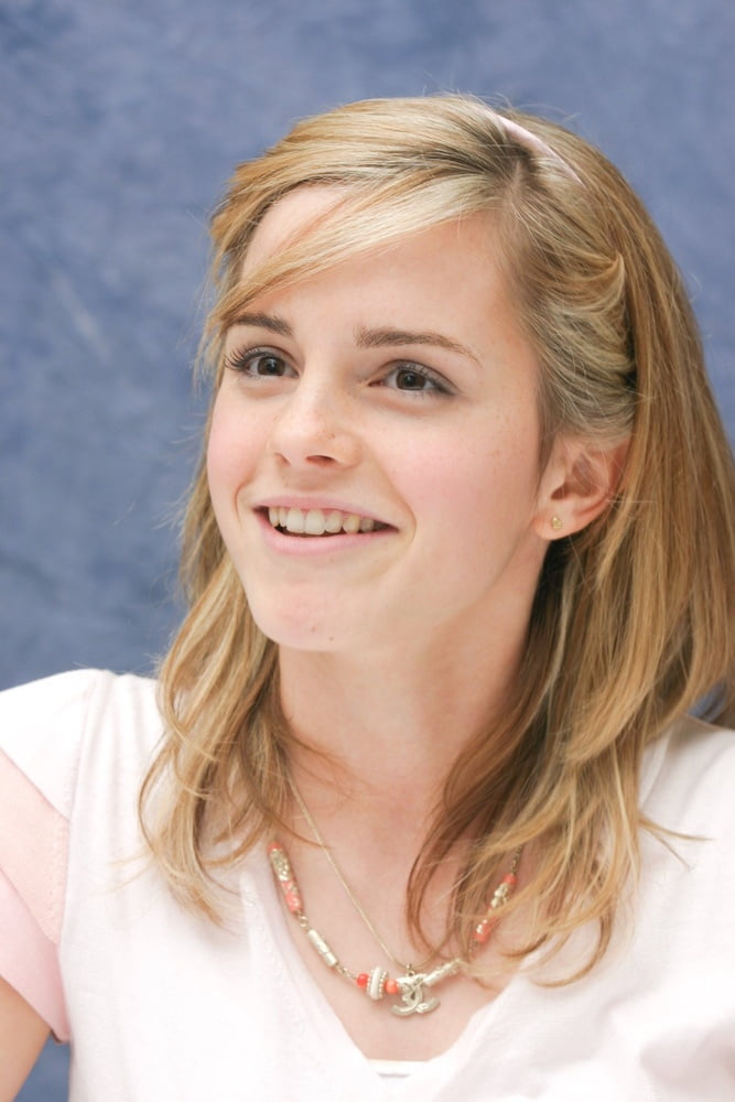 cg2yWIbO Emma Watson 1 24.jpg